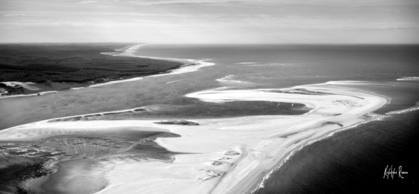 le banc d'arguin vu d'avion, noir et blanc, pose longue, krystyne ramon photos de paysages mer